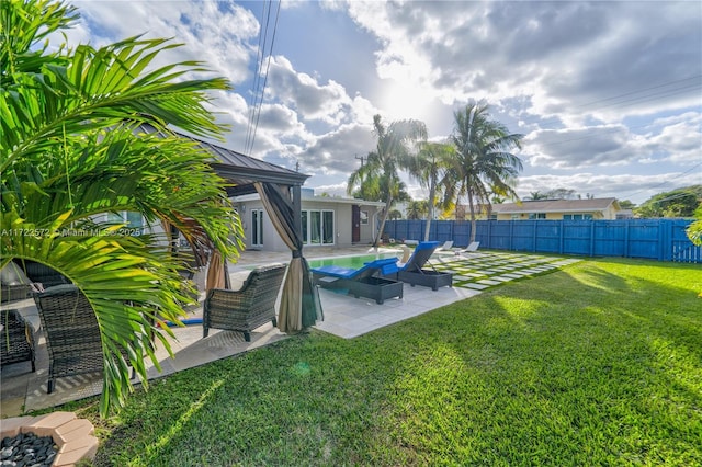 view of yard with a patio