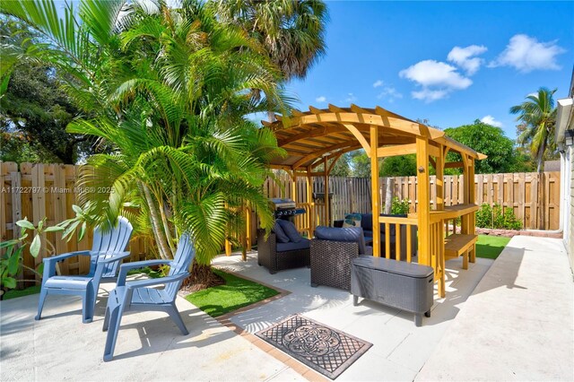 view of patio featuring a pergola