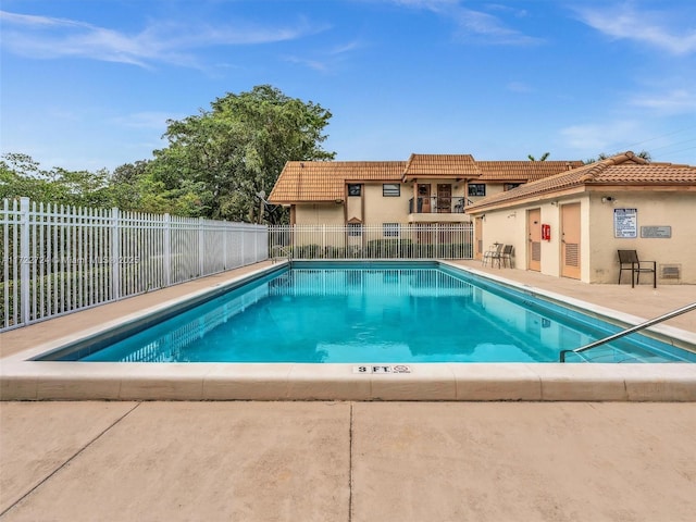 view of swimming pool