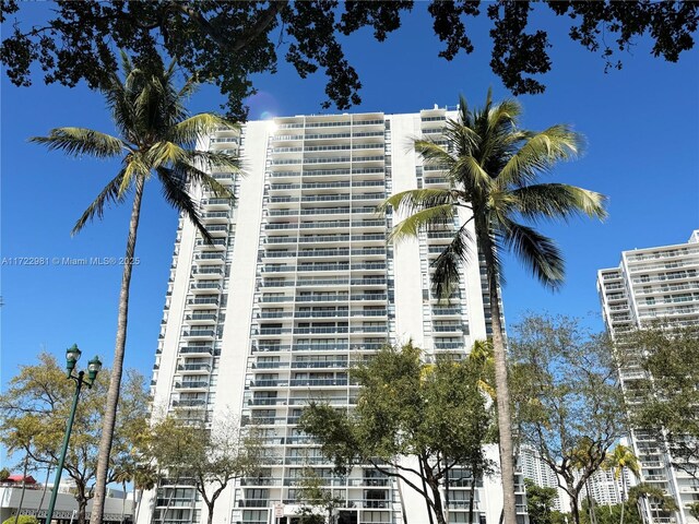 3675 N Country Club Dr Unit 203, Aventura, FL 33180 - photo 6