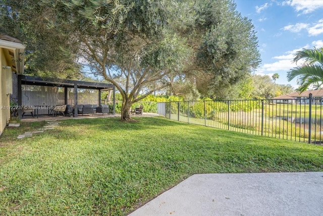 view of yard featuring a patio