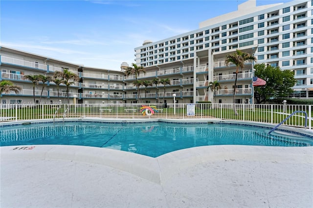 view of swimming pool