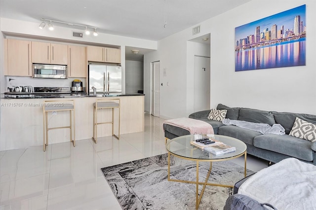 79 SW 12th St Unit 3809S, Miami, FL 33130 - living room featuring light tile patterned flooring