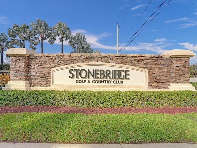 view of community / neighborhood sign