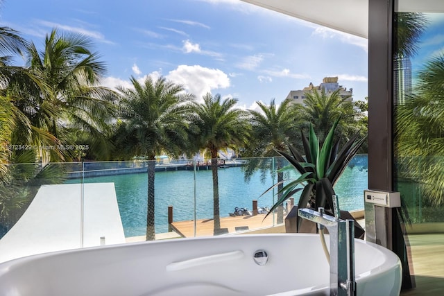 528 Lakeview Ct, Miami Beach, FL 33140 - photo 18