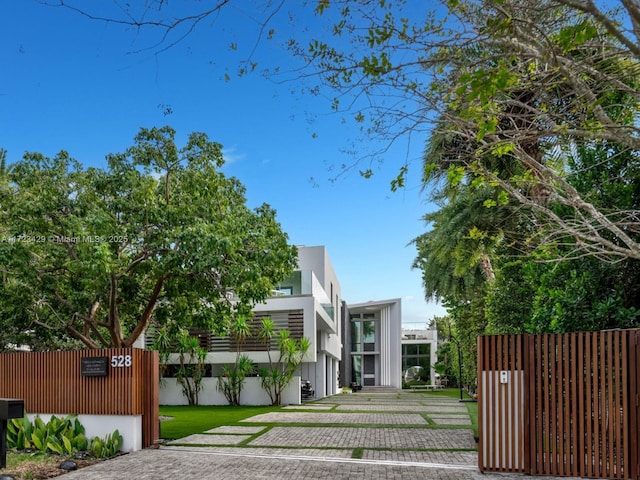 528 Lakeview Ct, Miami Beach, FL 33140 - photo 47