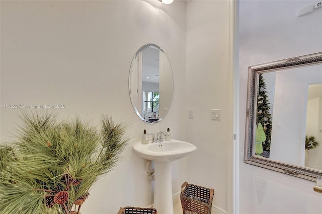 bathroom featuring sink