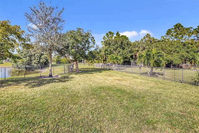 view of yard featuring a water view