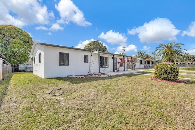 view of front of house with a front yard