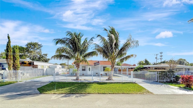 view of front of property