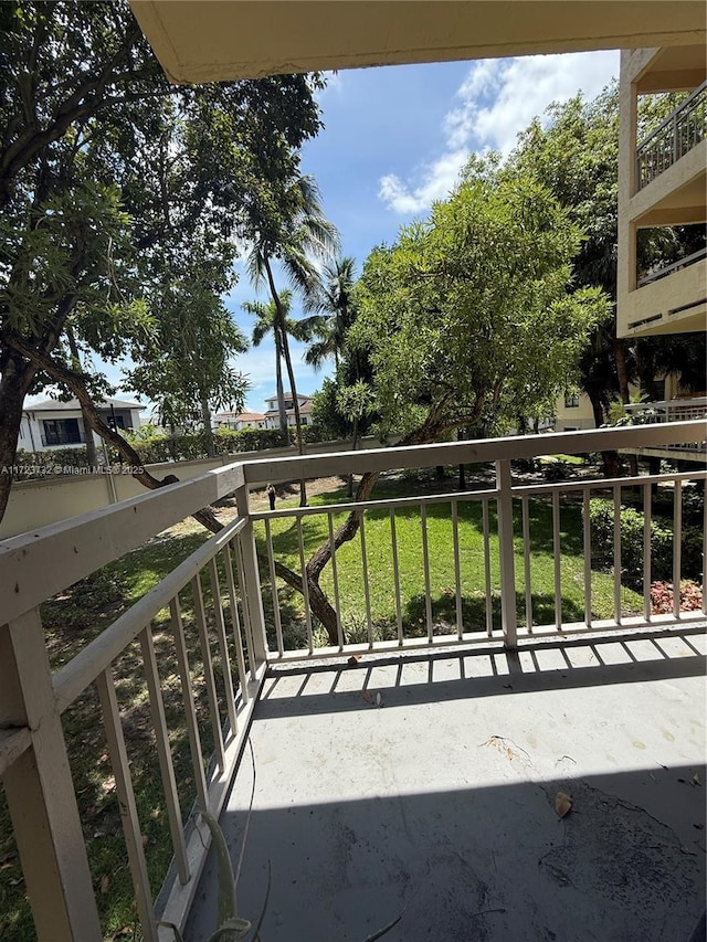 8290 Lake Dr Unit 235, Doral, FL 33166 - view of balcony