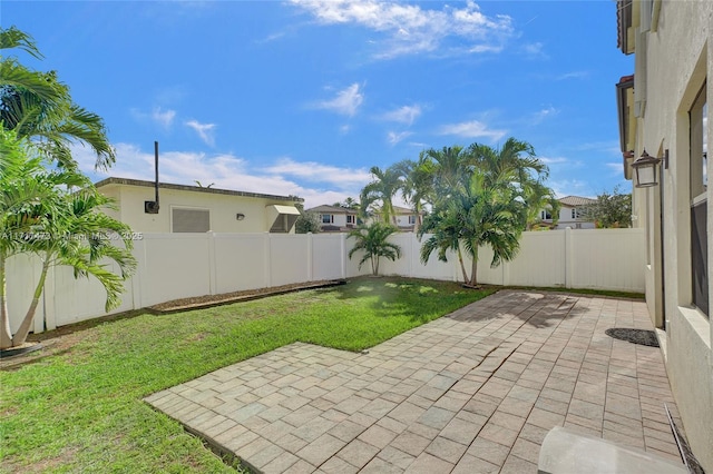 view of yard featuring a patio