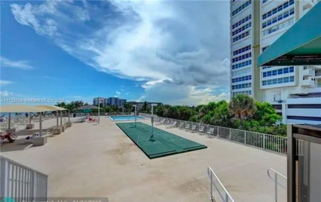 view of swimming pool