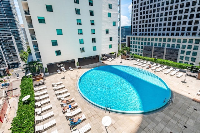 55 SE 6th St Unit 1507, Miami, FL 33131 - community pool with a patio