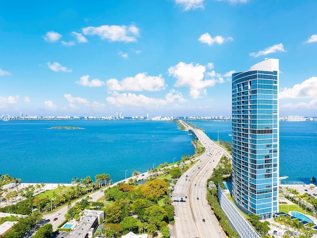 bird's eye view featuring a water view