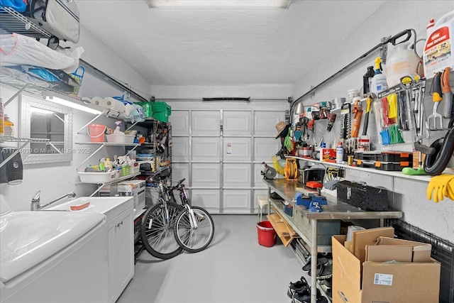 garage featuring independent washer and dryer