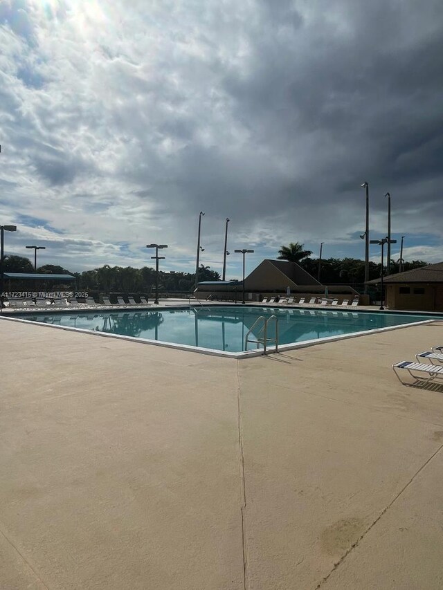 view of swimming pool