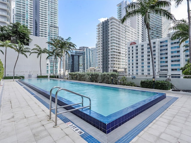 view of swimming pool