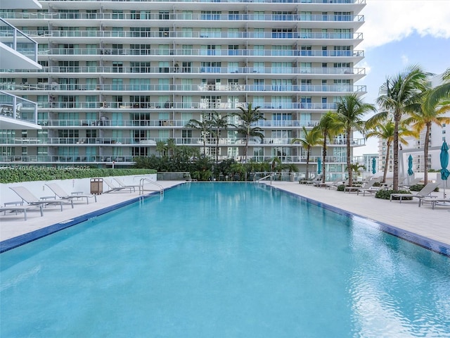 view of swimming pool