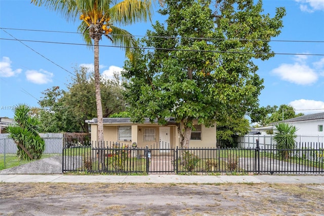 view of front of property