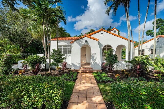 view of mediterranean / spanish-style house