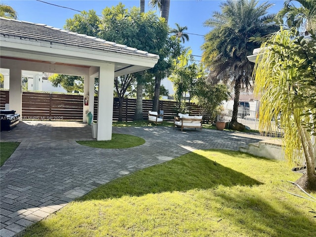 view of yard featuring a patio area