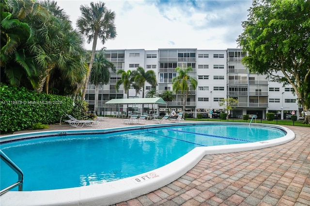 view of swimming pool