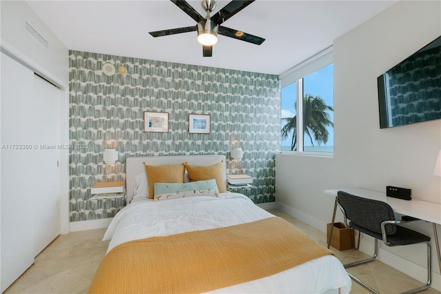 bedroom featuring ceiling fan