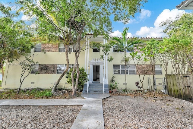 view of front of property