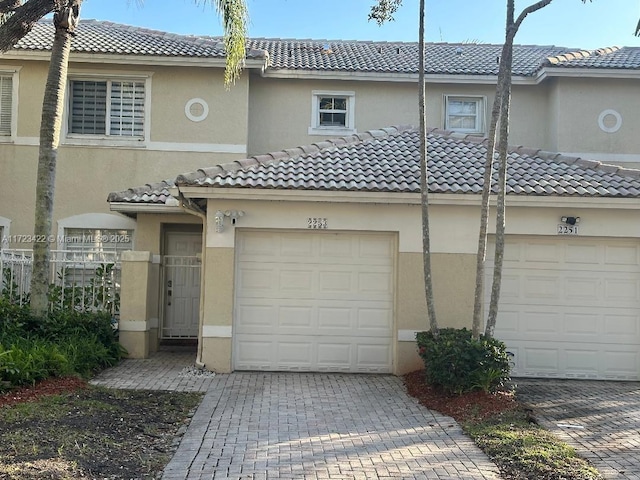 view of front facade with a garage