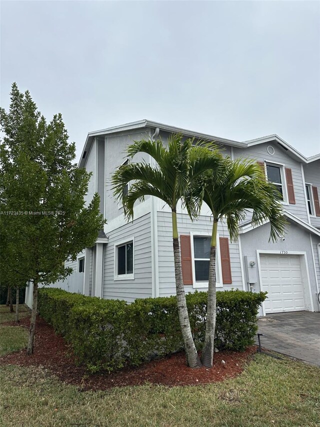 Listing photo 2 for 1755 SE 9th Ter, Homestead FL 33034