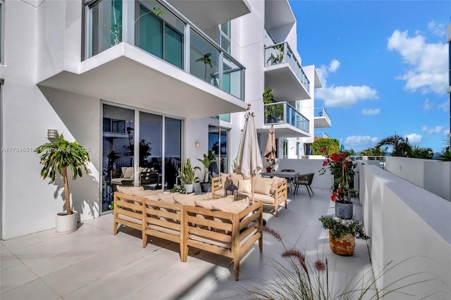 view of patio / terrace featuring an outdoor living space