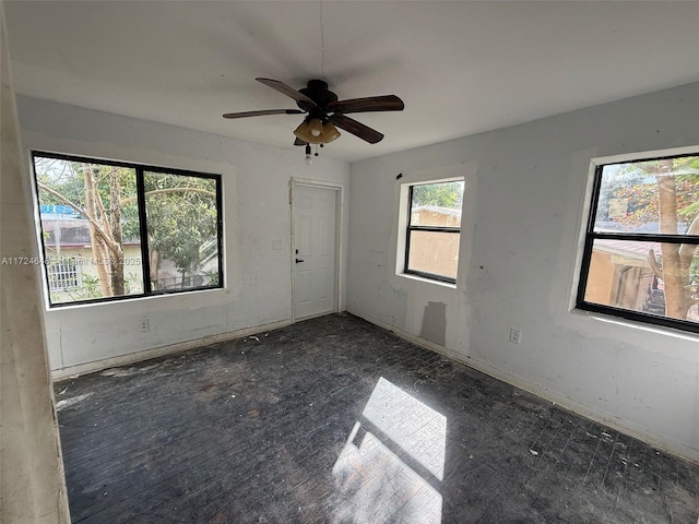 unfurnished room featuring ceiling fan