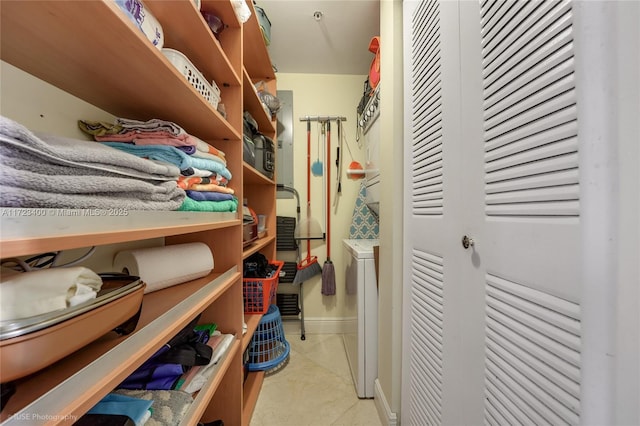 storage area featuring washer / clothes dryer