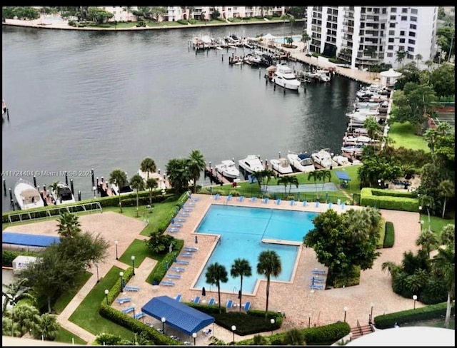 bird's eye view with a water view