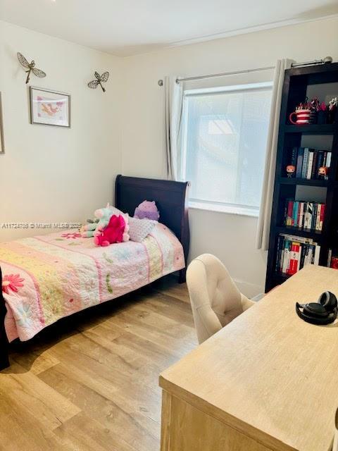4357 Magnolia Ridge Dr, Weston, FL 33331 - bedroom with light wood-type flooring
