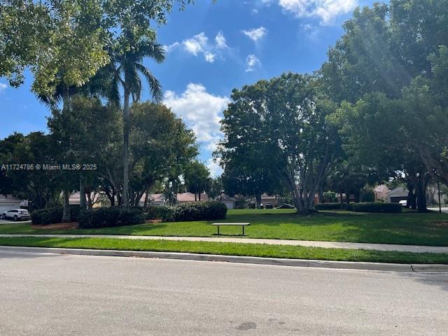 4357 Magnolia Ridge Dr, Weston, FL 33331 - surrounding community featuring a yard