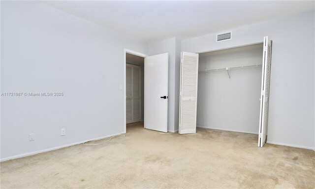 unfurnished dining area with floor to ceiling windows and light tile patterned flooring