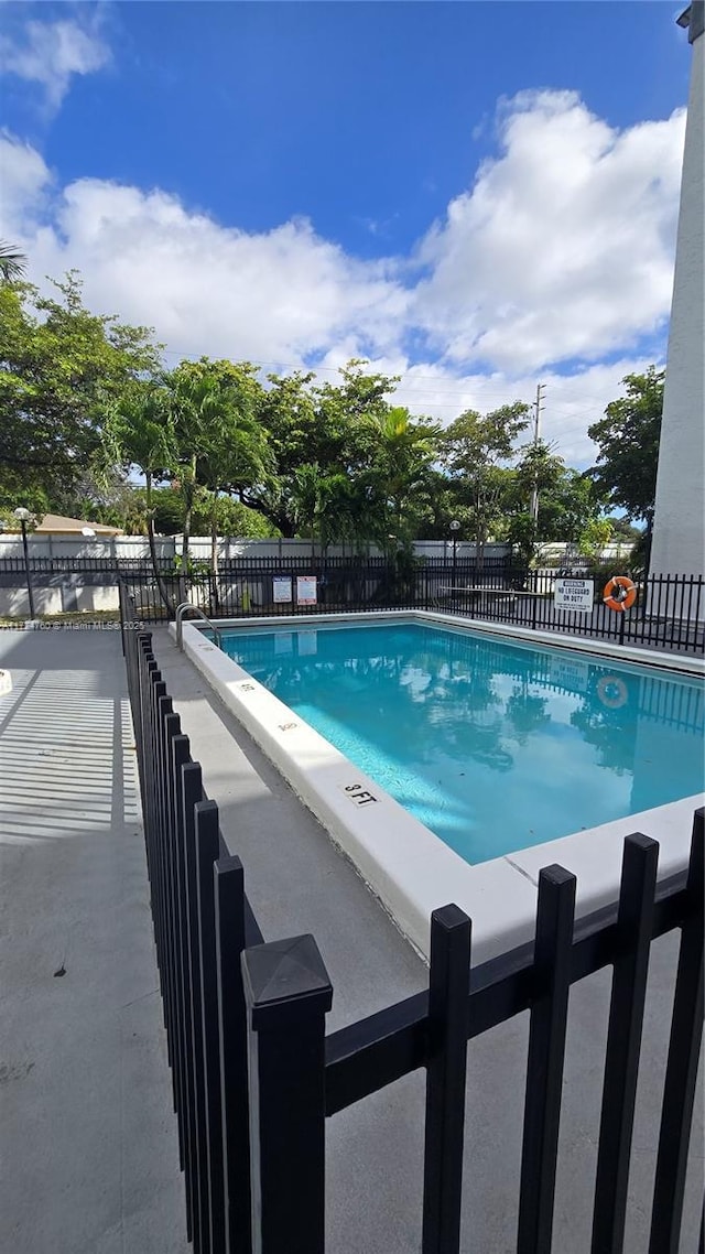 view of swimming pool