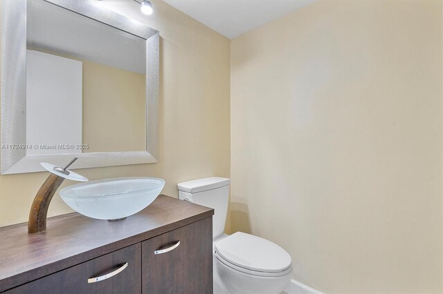 spare room with light tile patterned floors and a wall of windows