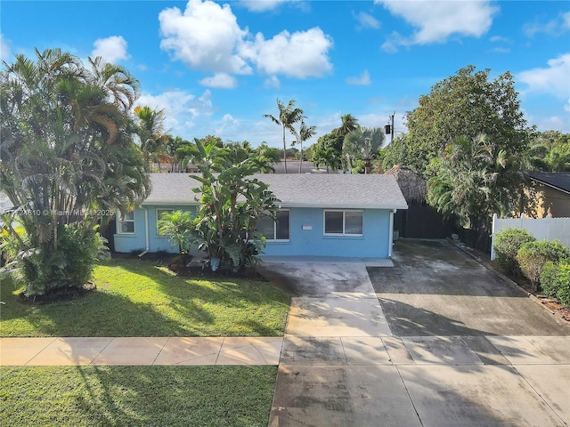 view of front of house featuring a front yard