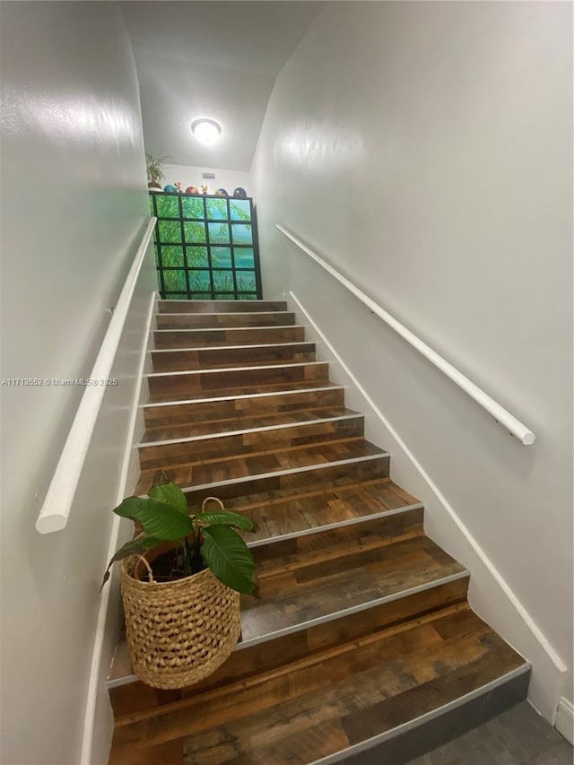 2278 SE 27th Dr Unit 201-G, Homestead, FL 33035 - view of stairs