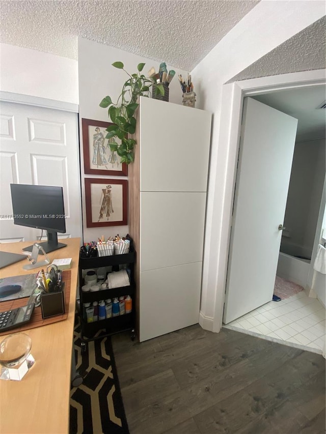 2278 SE 27th Dr Unit 201-G, Homestead, FL 33035 - interior space featuring hardwood / wood-style floors and a textured ceiling