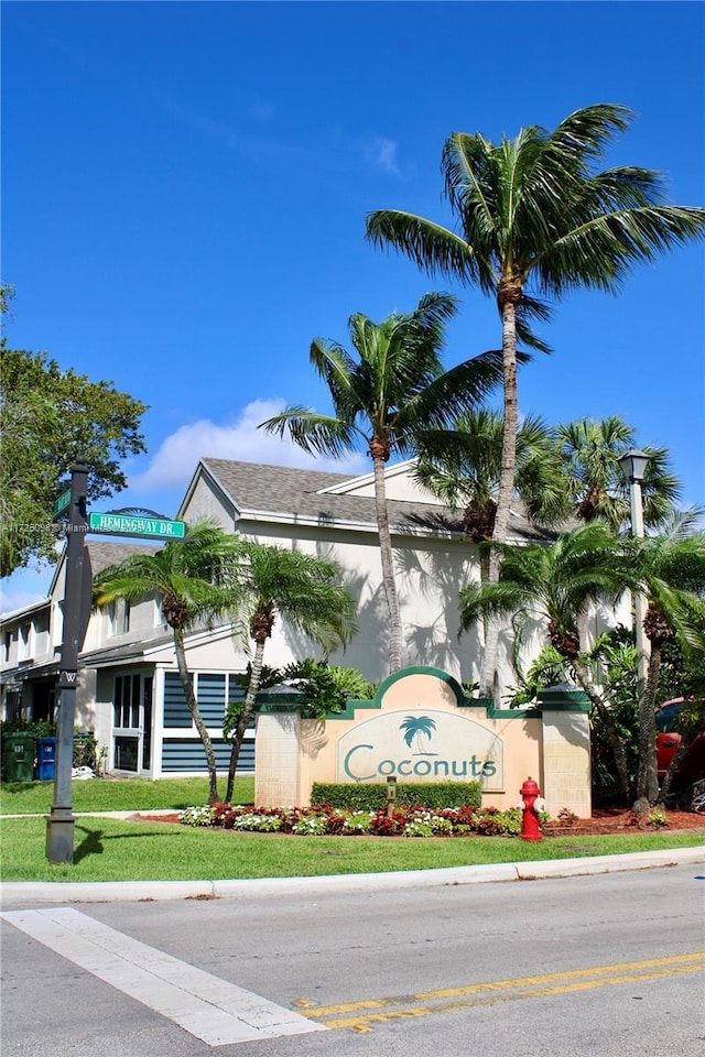 view of community / neighborhood sign