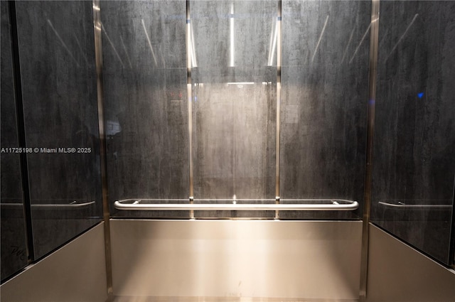 1000 NE 14th Ave Unit 404, Hallandale Beach, FL 33009 - detailed view of elevator