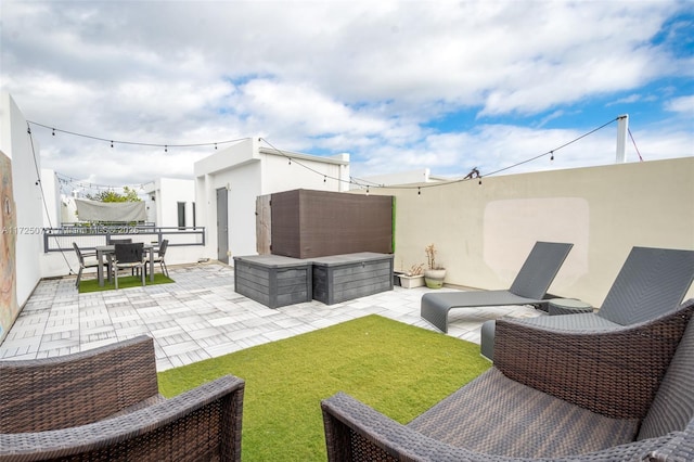 view of yard with a patio area