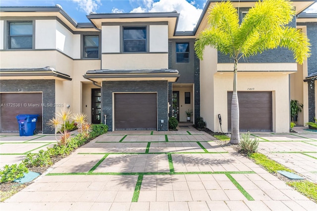 view of front facade with a garage