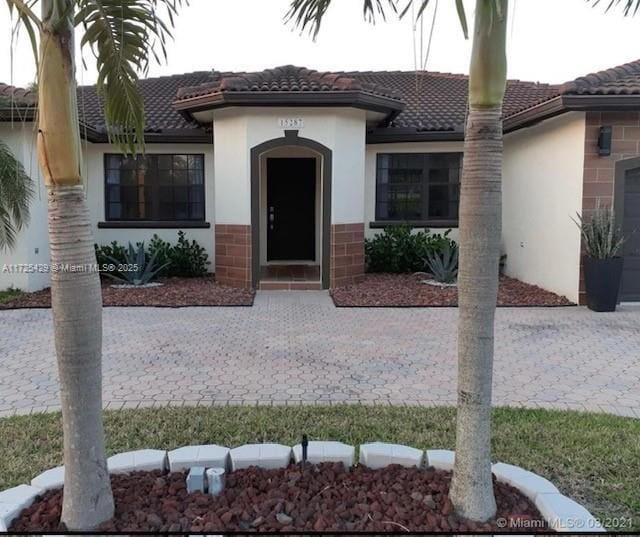 view of mediterranean / spanish-style house