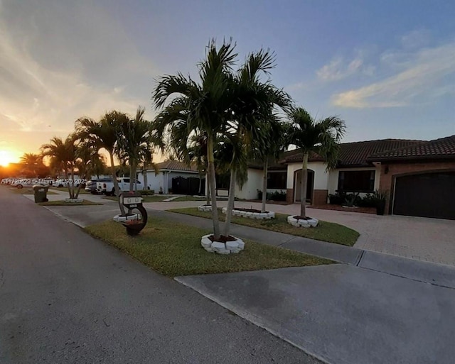 view of front of property featuring a garage