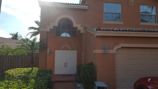 view of front facade with a garage